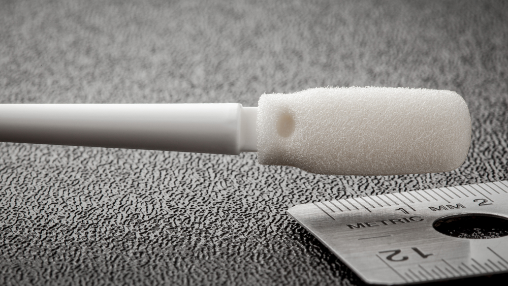 FoamTec HT1090-100 CleanWIPE Swab End Close Up Ruler